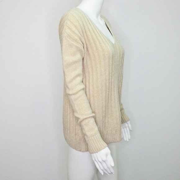 Gap Design & Crafted Ribbed Knit V Neck Sweater - Picture 2 of 5